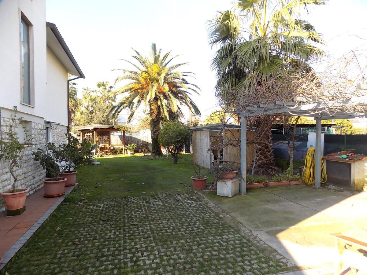 Casa Nuccia Gentili David Aparthotel Marina di Massa Exterior photo